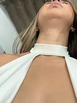 VictoriaWhitmore online show from March 2026 04:02:01 PM