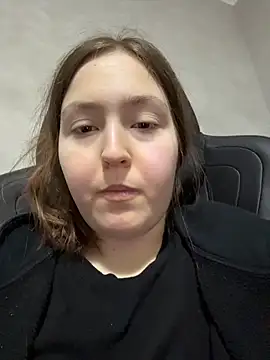 charmingggirl online show from April 2026 06:24:02 PM