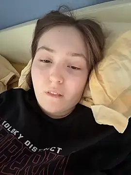 charmingggirl online show from April 2026 11:05:01 AM