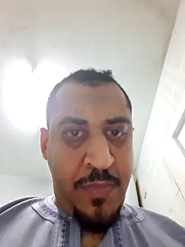 Layzie86 online show from April 2026 07:58:01 PM