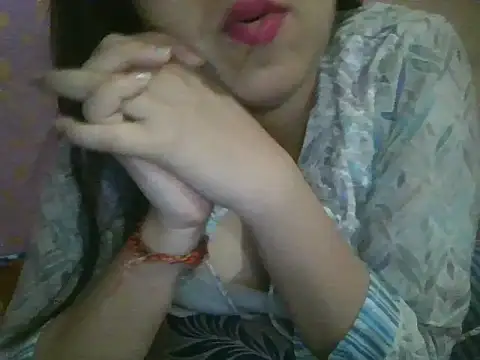 Snapshot of Qween_Seelu chatting on July 2026 02:31:02 AM Qween Seelu online show from July 2026 02:31:02 AM