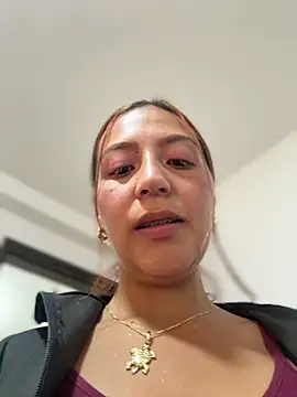 Snapshot of Queen_Scatlett chatting on April 2026 12:22:02 PM Queen Scatlett online show from April 2026 12:22:02 PM