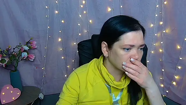 LauraFinn online show from March 2026 01:27:01 PM