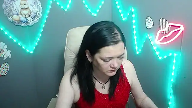 LauraFinn online show from April 2026 06:30:01 PM