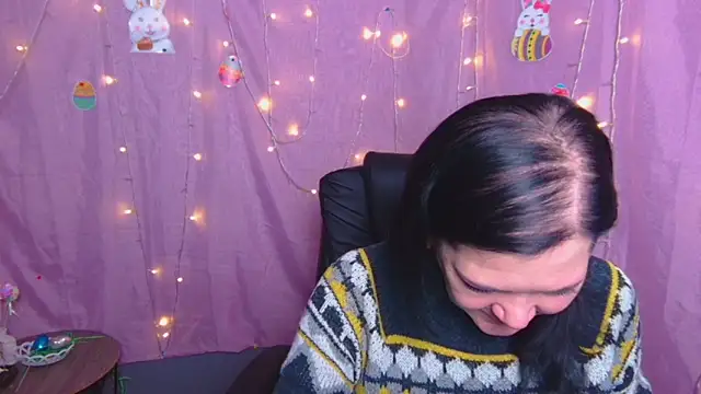 LauraFinn online show from April 2026 06:13:02 PM