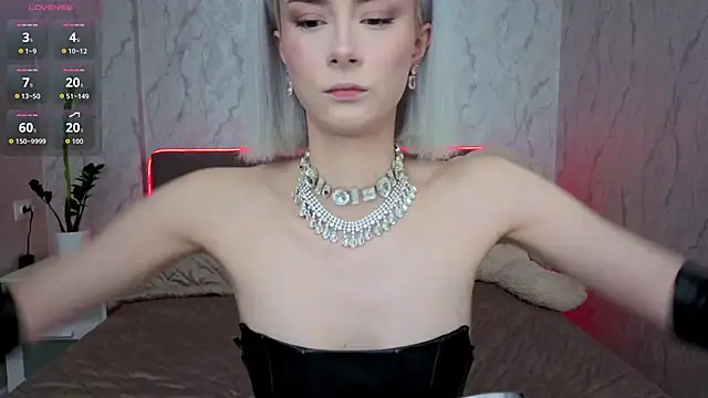 kittysocutie online show from April 2026 12:02:01 AM