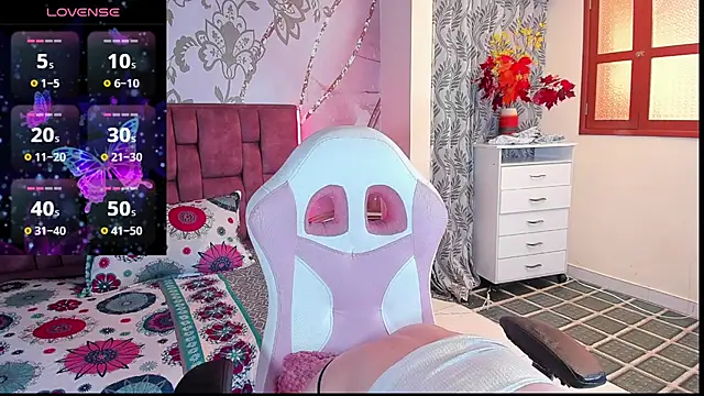 Snapshot of lunita_bliss chatting on July 2026 08:07:02 PM lunita bliss online show from July 2026 08:07:02 PM