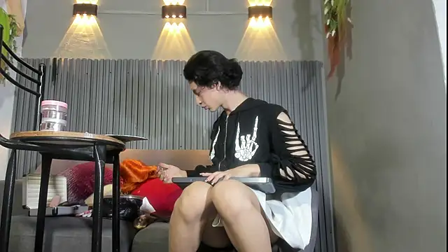 Emmyy Fantasy online show from March 2026 12:27:02 PM