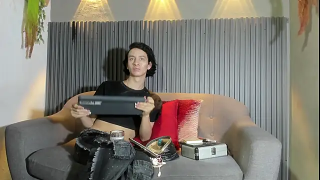 Emmyy Fantasy online show from March 2026 07:24:02 PM