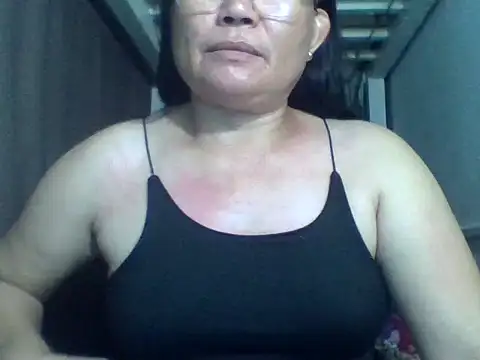 Snapshot of Singlemom_of2 chatting on April 2026 05:21:02 AM Singlemom of2 online show from April 2026 05:21:02 AM