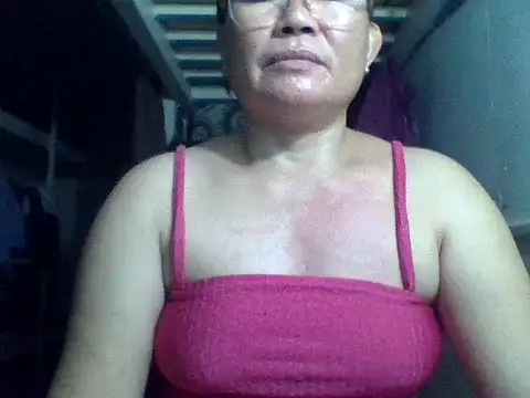 Snapshot of Singlemom_of2 chatting on May 2026 12:32:01 PM Singlemom of2 online show from May 2026 12:32:01 PM
