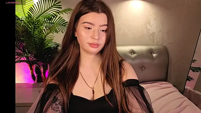 Snapshot of Sophia_Everly chatting on April 2026 09:47:02 AM Sophia Everly online show from April 2026 09:47:02 AM