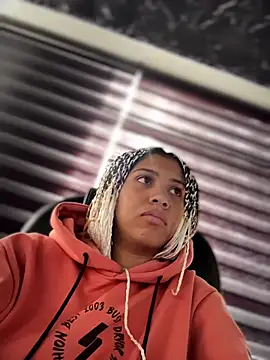 Laila LS online show from April 2026 01:22:02 PM