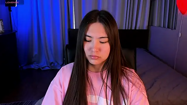 IceIcebabe  online show from May 2026 01:00:01 AM