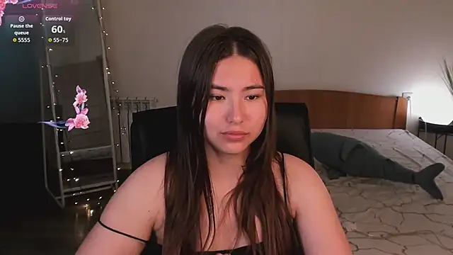 Snapshot of IceIcebabe_ chatting on July 2026 01:12:01 AM IceIcebabe online show from July 2026 01:12:01 AM