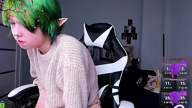 LittleKittenStar online show from April 2026 06:19:01 AM