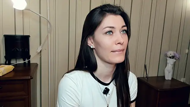 JulissaLipoma online show from April 2026 08:01:01 AM