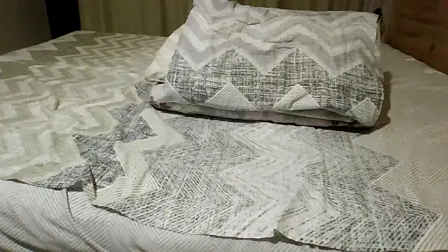 alekssierto online show from April 2026 10:33:02 PM