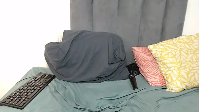 dark-berry77 online show from April 2026 04:52:01 PM