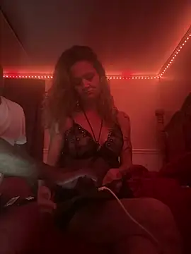 MaKeItWeT4200 online show from April 2026 06:25:01 AM