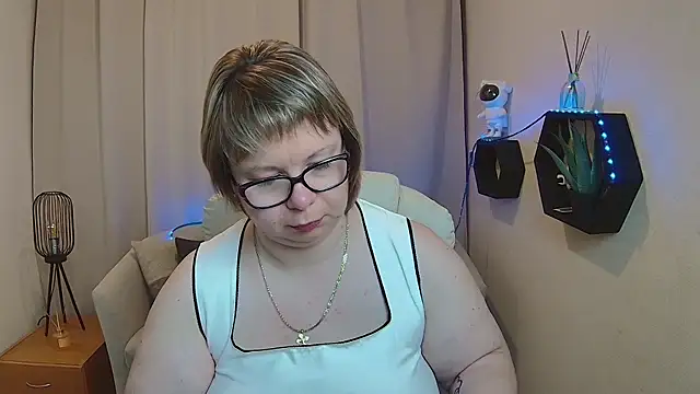 Snapshot of BonnnyBoobsy chatting on May 2026 12:02:01 PM BonnnyBoobsy online show from May 2026 12:02:01 PM
