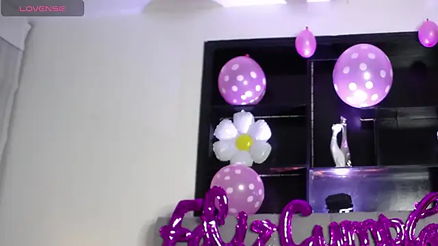 Melannyy V online show from April 2026 02:10:01 PM