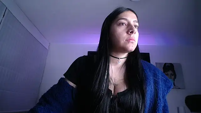 Melannyy V online show from April 2026 12:33:01 PM