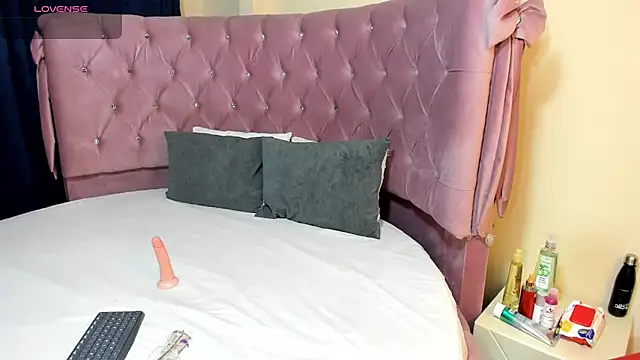 AvaRyd online show from April 2026 04:01:01 AM