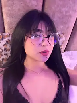 ariasoo  online show from April 2026 07:07:02 PM