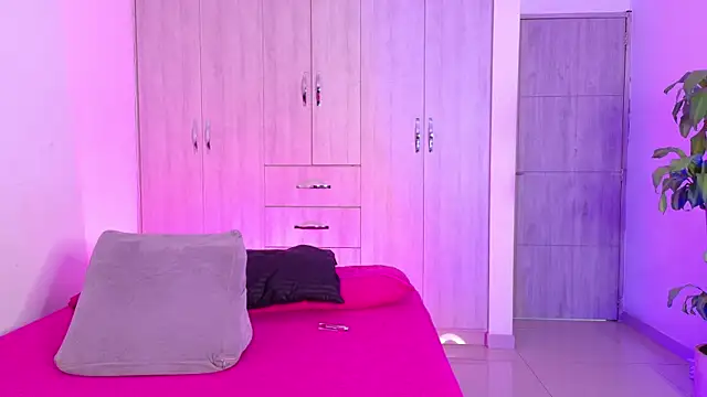 isabellahofmann online show from April 2026 10:14:02 PM