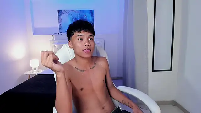 thiagosterling online show from April 2026 11:52:02 PM