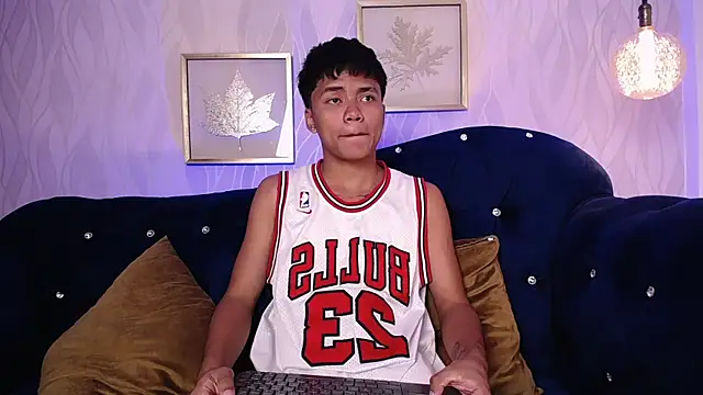 thiagosterling online show from April 2026 06:31:02 PM