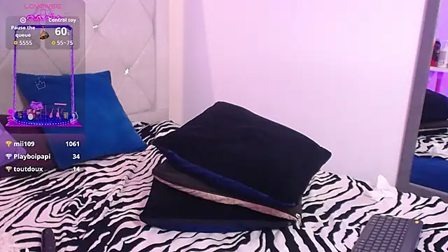 Jorinde Sexy online show from April 2026 05:17:01 PM