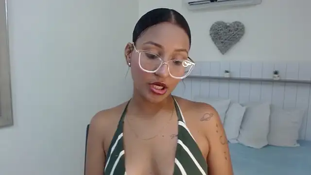 Rubi Diamond  online show from April 2026 08:02:01 PM