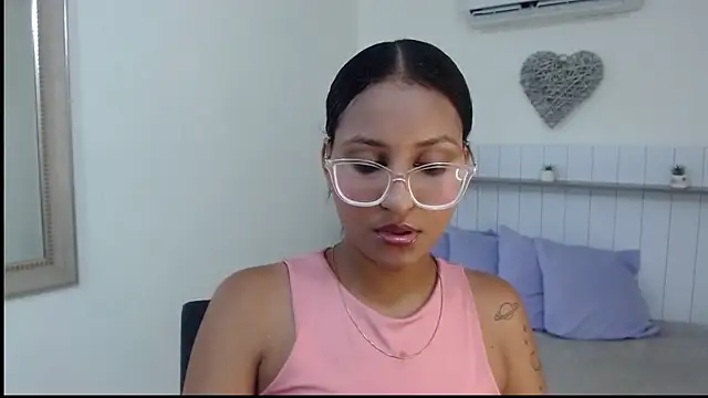 Rubi Diamond  online show from April 2026 07:58:02 PM