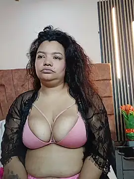 Snapshot of Lara_Seduce chatting on May 2026 01:34:01 AM Lara Seduce online show from May 2026 01:34:01 AM
