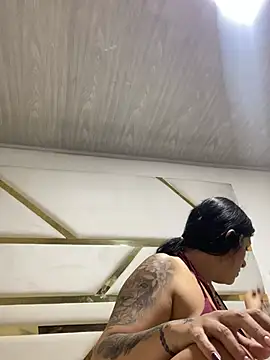 emiiross online show from April 2026 01:36:01 AM