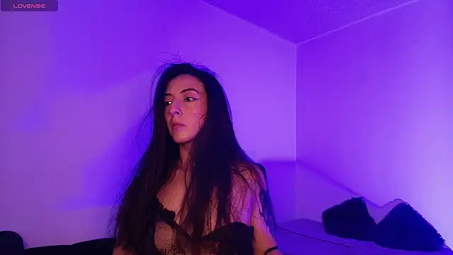 Nicolwhitee online show from April 2026 12:19:02 PM