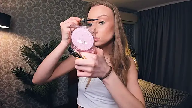 AmilyAmilli online show from March 2026 11:26:02 AM