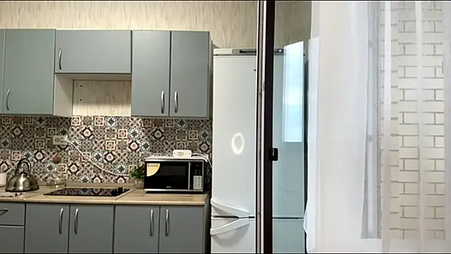 LypsiXo online show from April 2026 01:25:02 PM