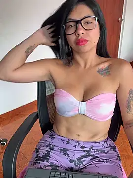 Noa rousse01 online show from April 2026 07:47:01 PM