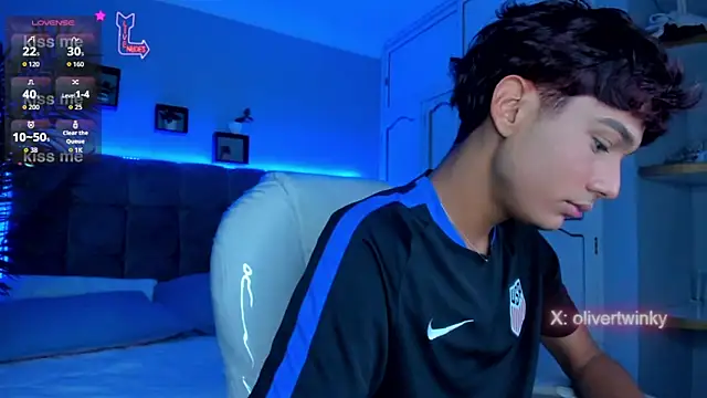 Oliver20   online show from March 2026 04:38:02 AM