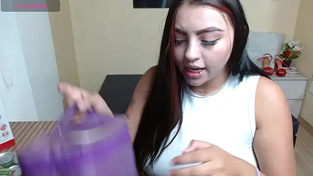 Miley Clarck online show from April 2026 02:04:02 PM