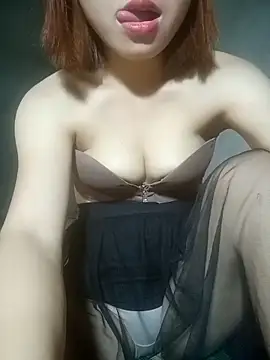 Aurora Luna online show from April 2026 03:28:01 AM