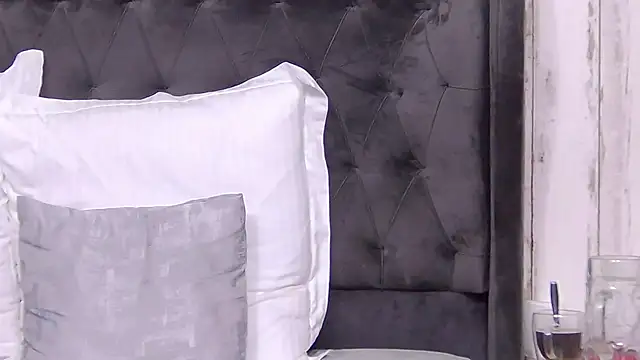 AnnieNox online show from April 2026 06:02:01 AM