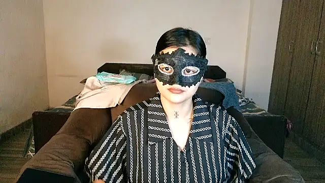 Punjabi baddie  online show from May 2026 07:33:01 PM