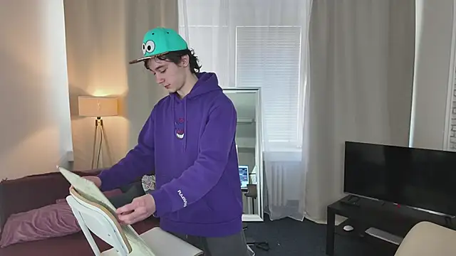 KevinStrike online show from April 2026 01:20:02 PM