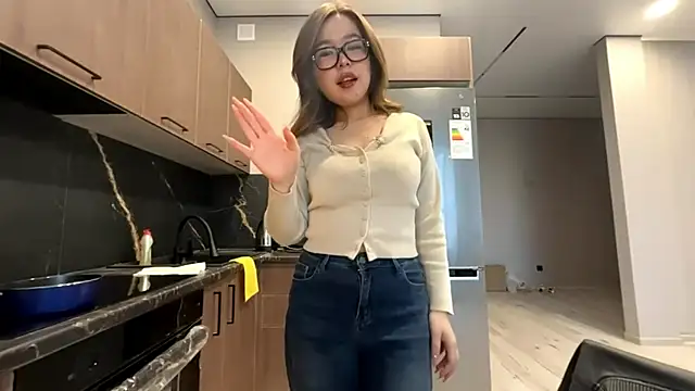 EffieCappaert online show from March 2026 07:03:01 AM