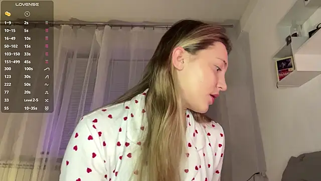 1Kellynaive online show from April 2026 07:27:01 PM