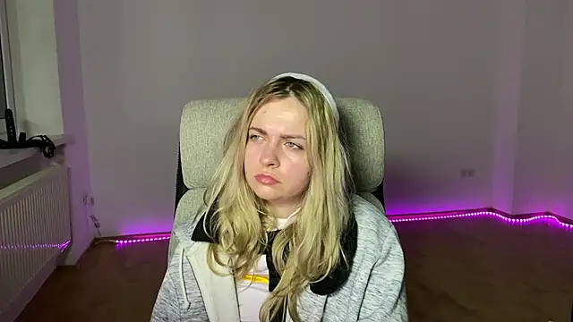 EvaKraz online show from April 2026 06:33:01 AM